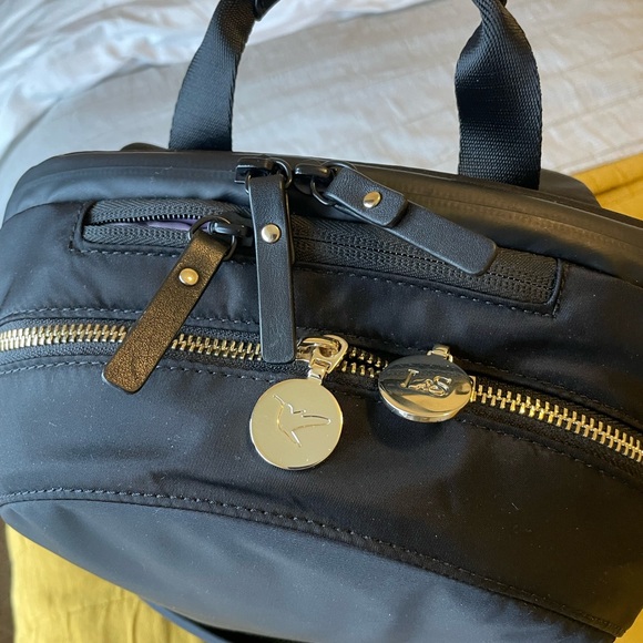 Lo & Sons Beacon Backpack PERFECT CONDITION Used Once! - Picture 3 of 11